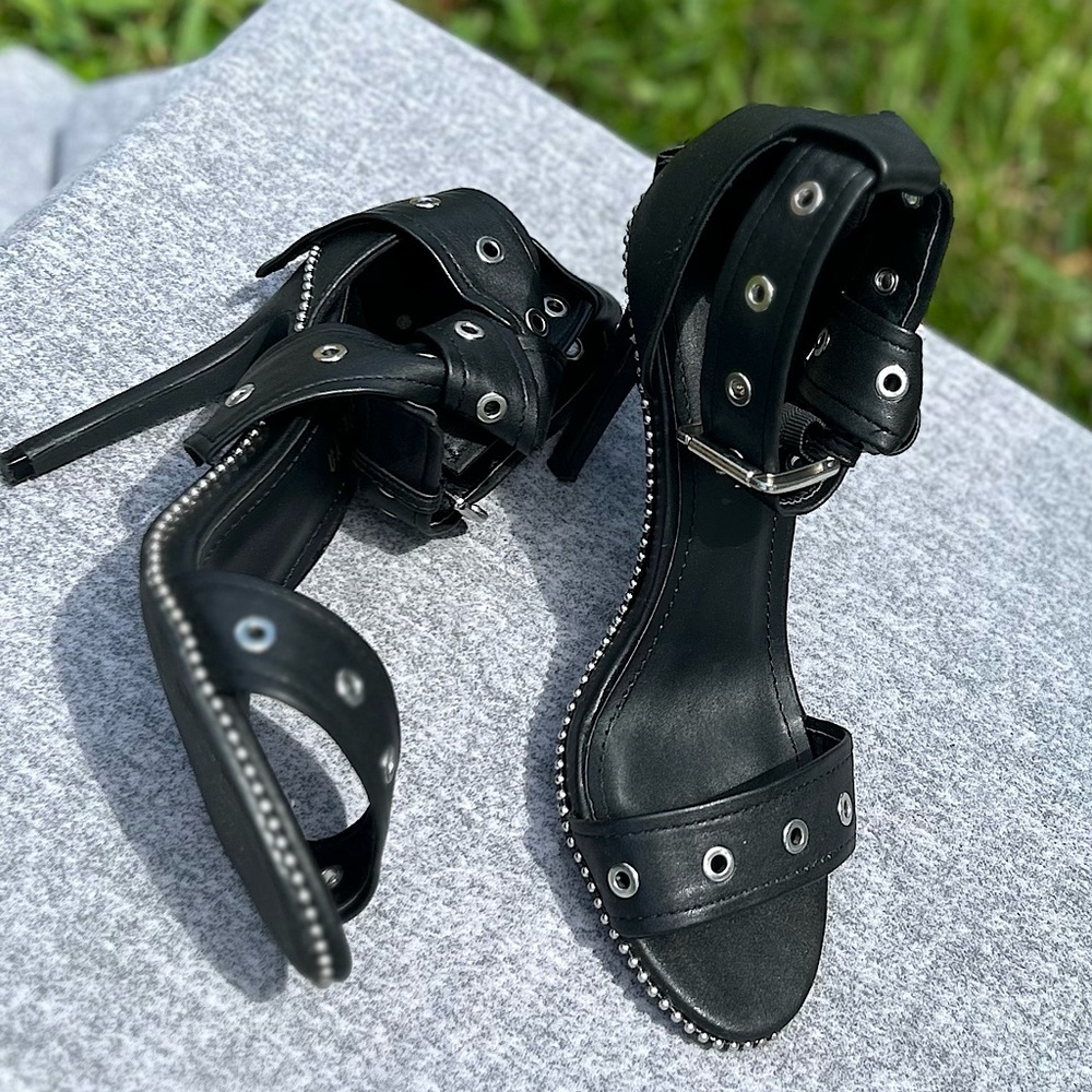 Sexy Heels Lined With Metal Beads. Great Condition.